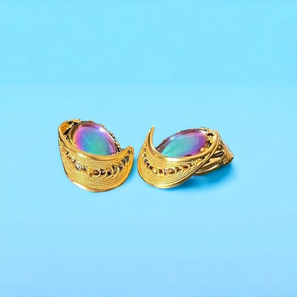 Vintage Stamped Germany Gold Look Iridescent Oval Stone Swirl Clip On Earrings